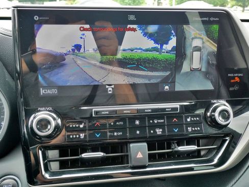 Used 2021 Toyota Highlander Limited AWD/4WD image 37