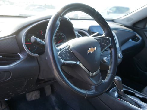 Used 2020 Chevrolet Malibu RS image 19