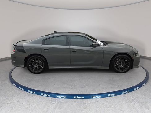 Used 2017 Dodge Charger R/T RWD image 4