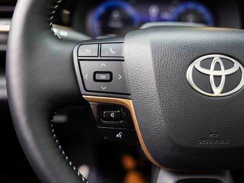 Used 2025 Toyota Crown Platinum image 16