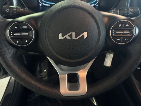 Used 2025 Kia Soul LX w/ LX Technology Package image 26