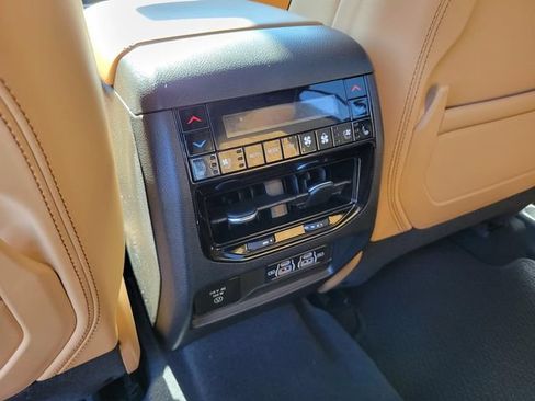 Used 2023 Jeep Grand Cherokee L Summit AWD/4WD image 30