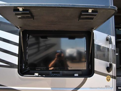 Used 2020 Ford F550 4x4 Regular Cab Super Duty w/ XLT Value Package image 9