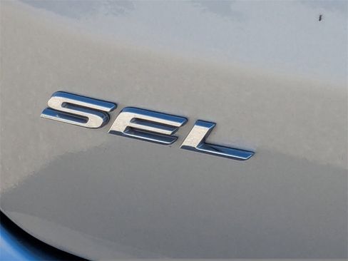 Used 2022 Ford Edge SEL w/ Convenience Package image 12