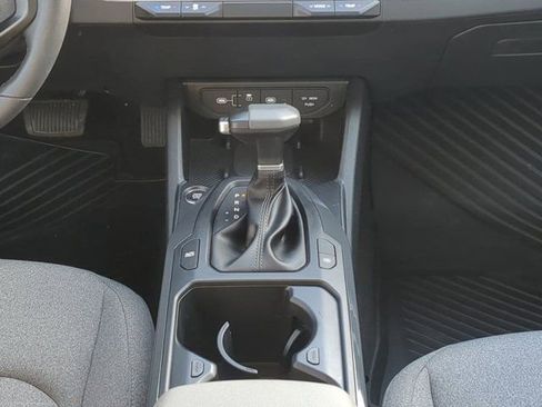 Used 2025 Kia K4 EX image 18
