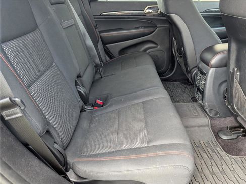 Used 2016 Jeep Grand Cherokee Laredo 75th Anniversary image 35