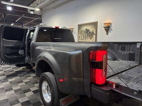 Used 2025 Ford F350 Platinum w/ FX4 Off-Road Package AWD/4WD image 13