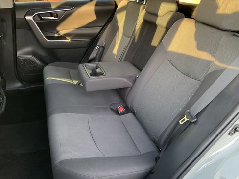 Used 2021 Toyota RAV4 XLE image 35