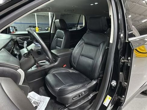 Used 2020 Chevrolet Traverse LT w/ LPO, Floor Liner Package AWD/4WD image 16