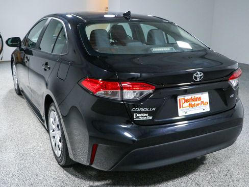 Used 2024 Toyota Corolla LE FWD image 9
