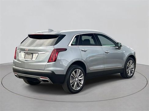 Certified 2025 Cadillac XT5 Premium Luxury image 5