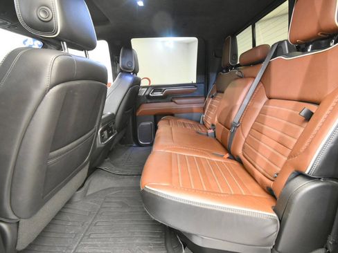 Used 2024 GMC Sierra 2500 Denali Ultimate w/ Max Trailering Package AWD/4WD image 14
