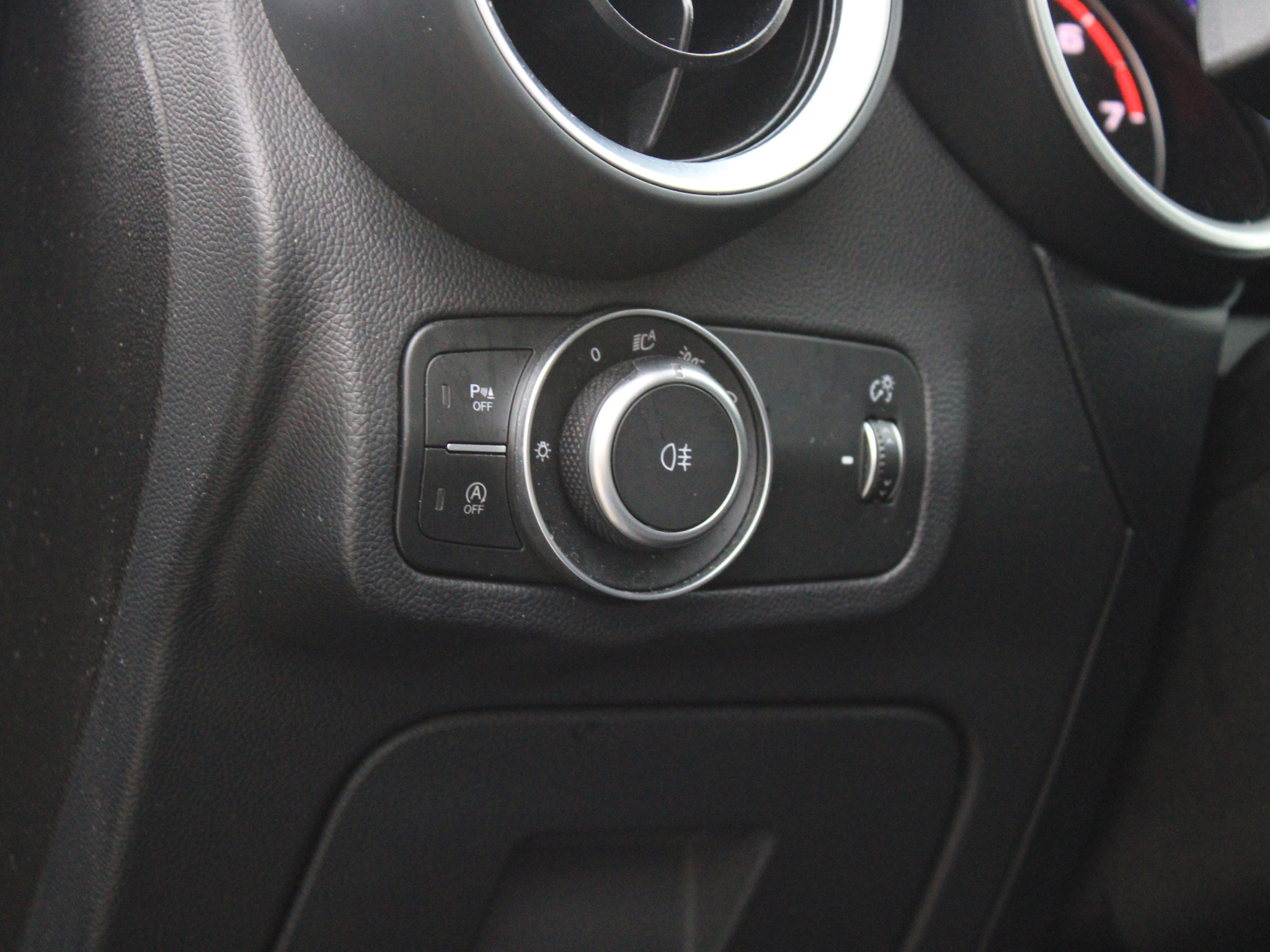 Used 2019 Alfa Romeo Stelvio AWD w/ Nero Edizione image 15