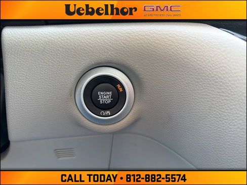 Used 2024 Chrysler Pacifica Touring-L image 28