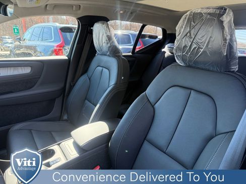 New 2026 Volvo XC40 B5 Core w/ Climate Package AWD/4WD image 13