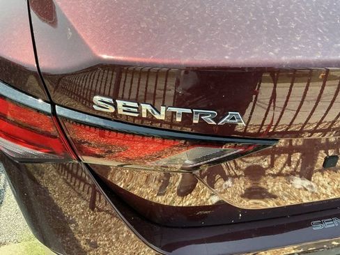 Used 2025 Nissan Sentra SV FWD image 8