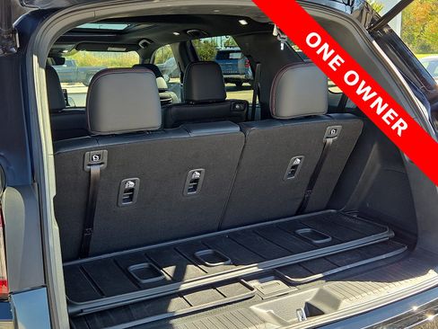 Used 2025 Honda Pilot Black Edition image 9