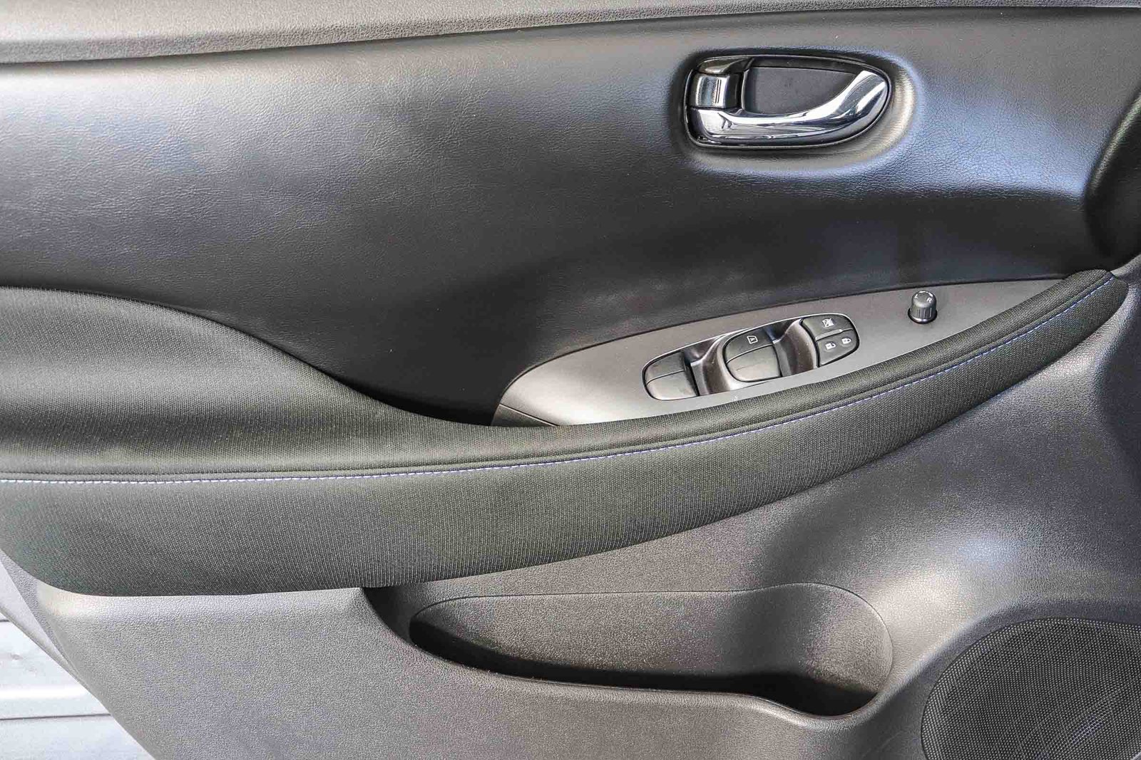 Used 2025 Nissan Leaf S FWD image 22
