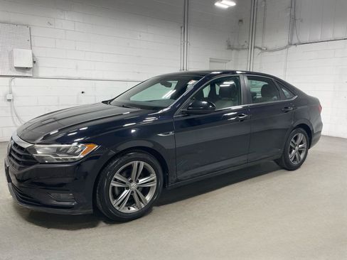 Used 2020 Volkswagen Jetta R-Line FWD image 1