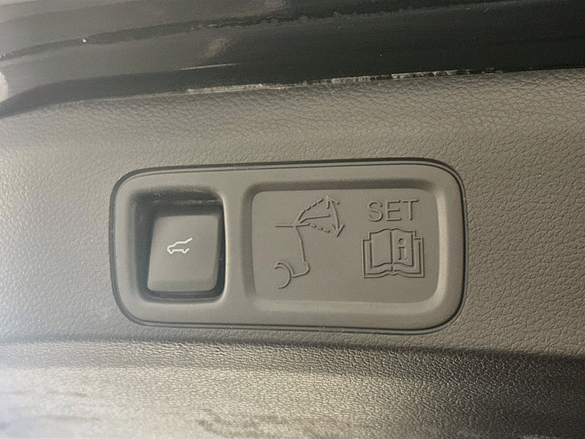 Used 2024 Lincoln Navigator Premiere AWD/4WD image 32
