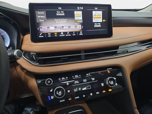 Certified 2023 INFINITI QX60 Sensory w/ Vision Package AWD/4WD image 17