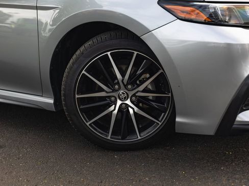 Used 2024 Toyota Camry SE FWD image 4