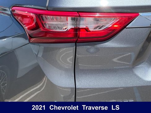 Used 2021 Chevrolet Traverse LS FWD image 42