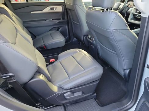 New 2026 Ford Explorer Active w/ Active Comfort Package image 16