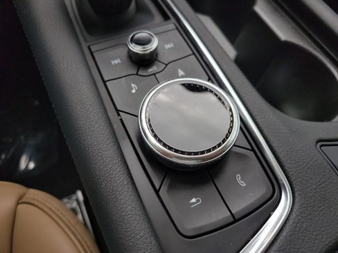 Used 2023 Cadillac XT6 Premium Luxury w/ Platinum Package AWD/4WD image 25