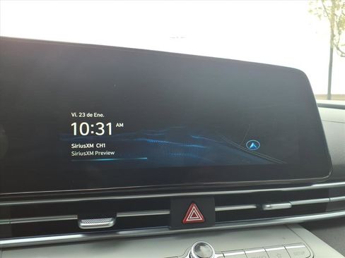 Certified 2025 Hyundai Elantra Limited image 23