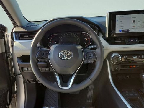 Used 2025 Toyota RAV4 XLE Premium image 23