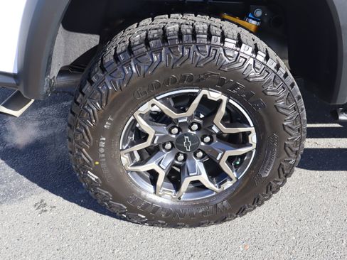 Used 2026 Chevrolet Colorado ZR2 image 39