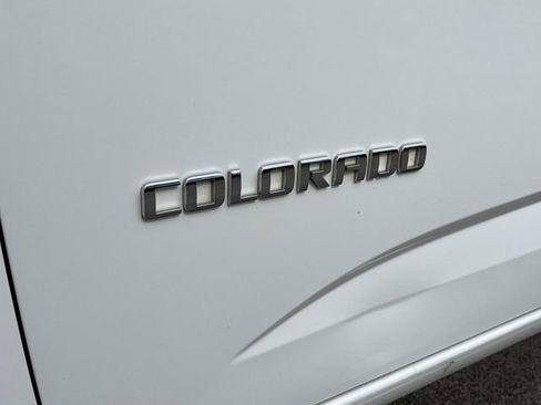 Used 2016 Chevrolet Colorado LT w/ LT Convenience Package RWD image 12