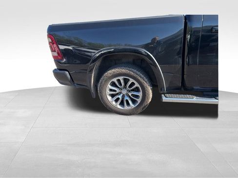 Used 2019 RAM 1500 Laramie AWD/4WD image 14