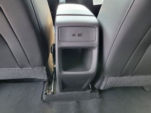 Used 2025 Chevrolet Trax LT FWD image 16