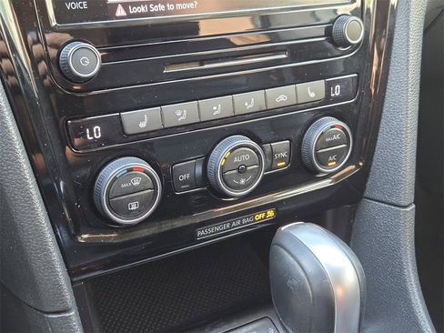 Used 2021 Volkswagen Passat 2.0T SE image 21