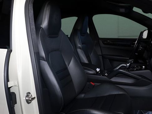 Used 2023 Porsche Cayenne Turbo GT image 19
