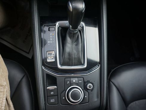 Used 2017 MAZDA CX-5 Touring w/ Preferred Equipment Package FWD image 10