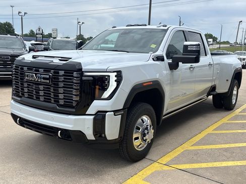 New 2026 GMC Sierra 3500 Denali Ultimate AWD/4WD image 10