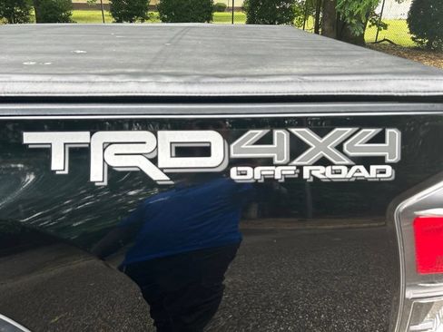 Used 2021 Toyota Tacoma TRD Off-Road AWD/4WD image 11