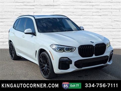 Used 2021 BMW X5 M50i w/ Executive Package image 3