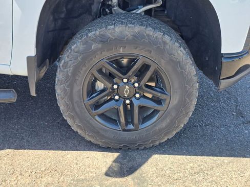 Used 2020 Chevrolet Silverado 1500 LT Trail Boss w/ Convenience Package AWD/4WD image 9