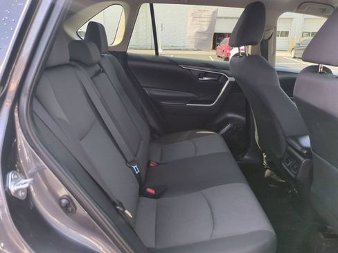 Used 2024 Toyota RAV4 XLE FWD image 27