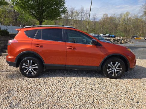 Used 2016 Toyota RAV4 LE AWD/4WD image 8