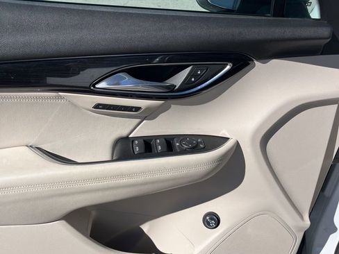 Used 2022 Buick Envision Essence w/ Technology Package I image 15