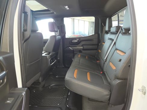 Used 2022 GMC Sierra 1500 AT4 w/ AT4 Premium Package AWD/4WD image 22