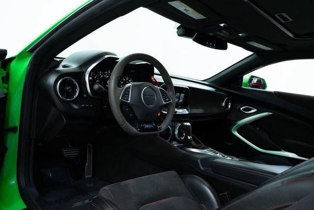 Used 2017 Chevrolet Camaro ZL1 RWD image 19