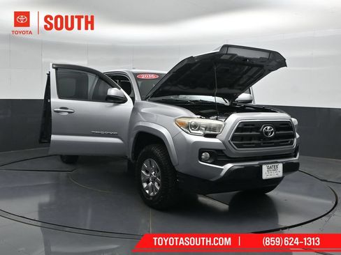 Used 2016 Toyota Tacoma SR5 AWD/4WD image 53