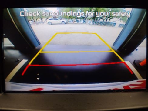 Used 2016 Kia Sorento LX w/ LX Convenience Package image 3