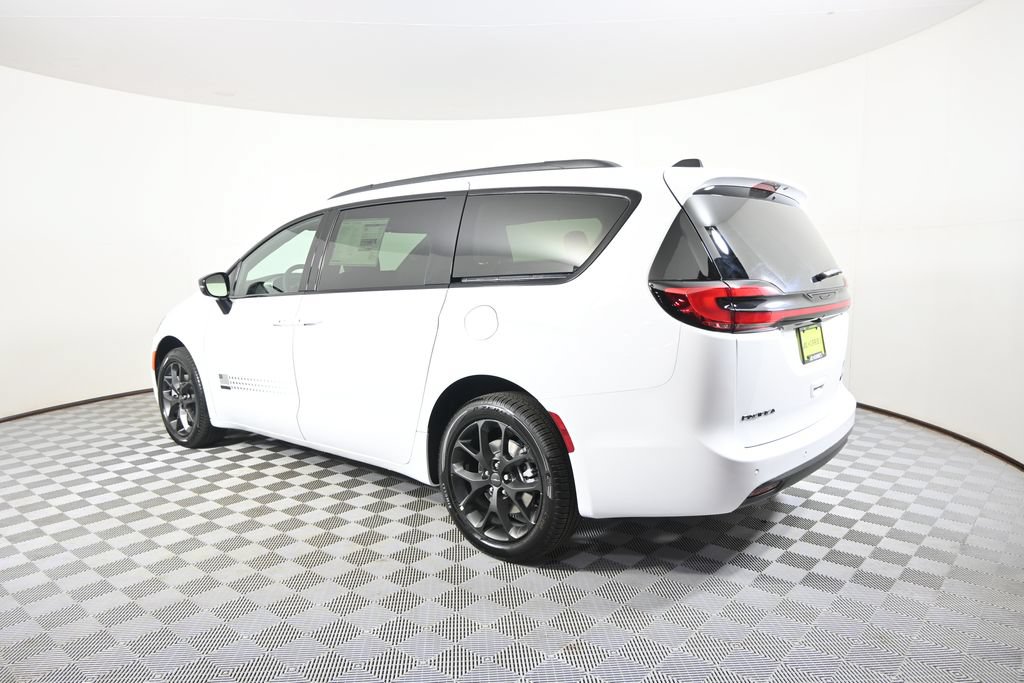 New 2027 Chrysler Pacifica Select AWD/4WD image 4